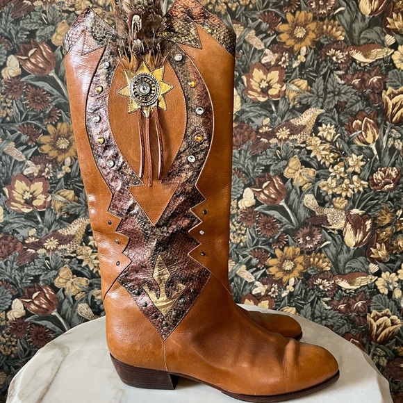 Elegant Brown and Gold Western Boots - Picture 1 of 10